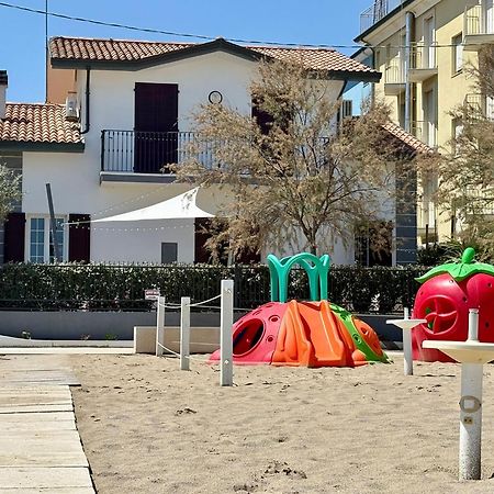 Villa Dolcevita Белариа-Игеа Марина Екстериор снимка