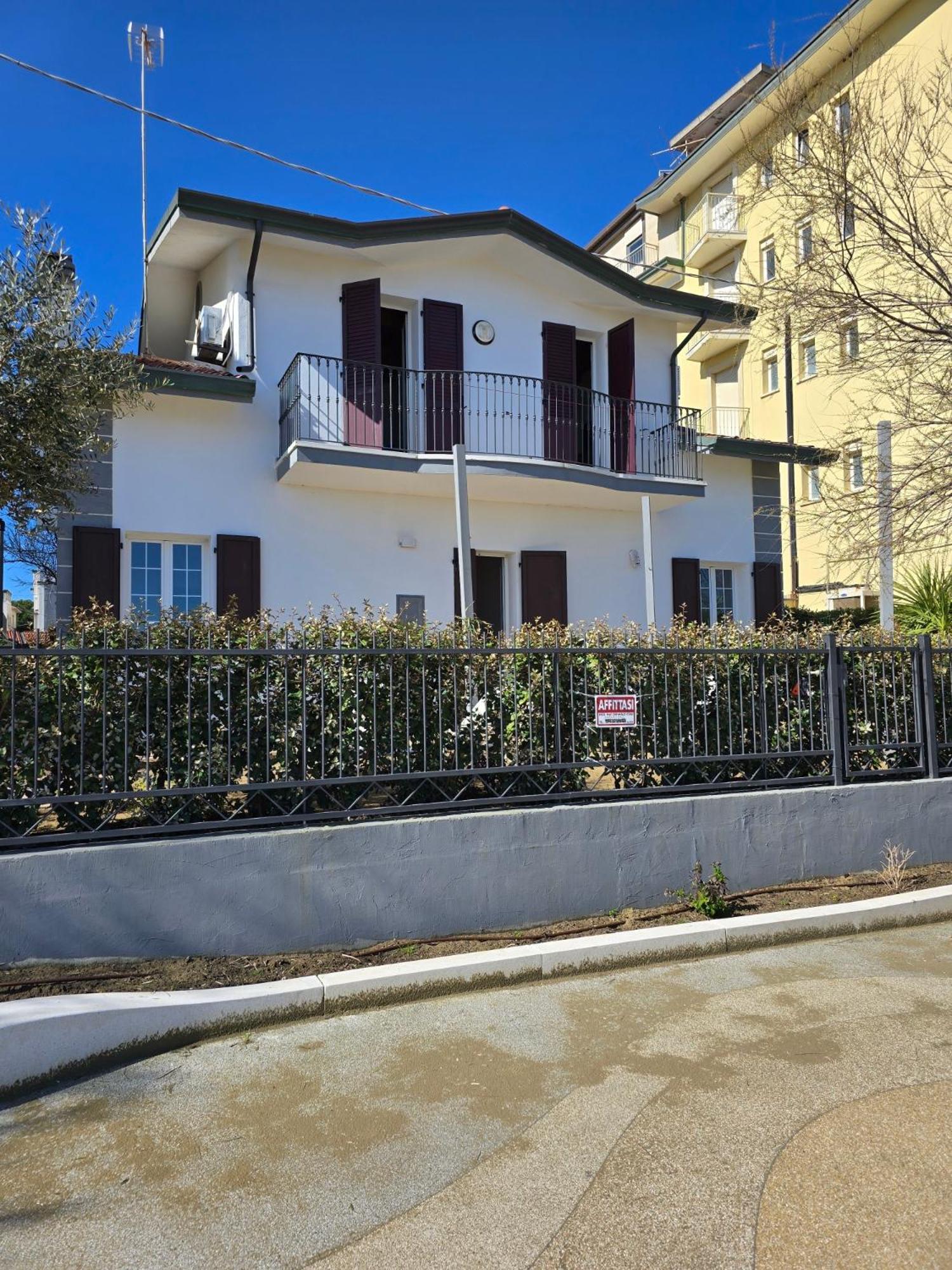 Villa Dolcevita Белариа-Игеа Марина Екстериор снимка